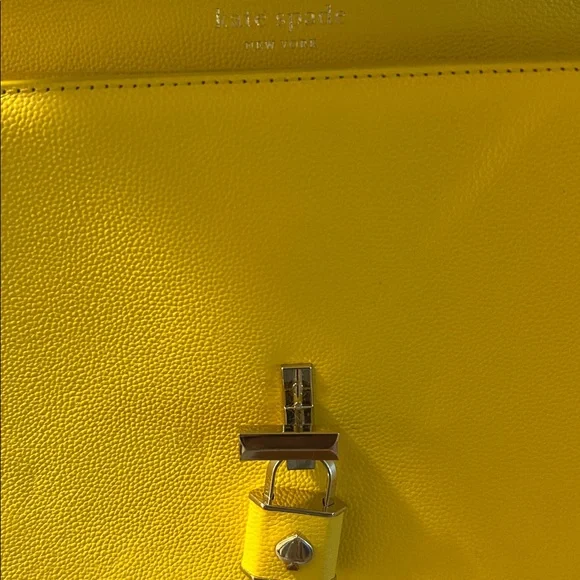 Kate Spade Locked Large Flap shoulder Bag in Pebbled Leather - Picture 7 of 11